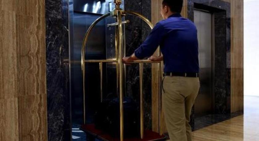 فندق لوتس بلو ليغاسبي المظهر الخارجي الصورة